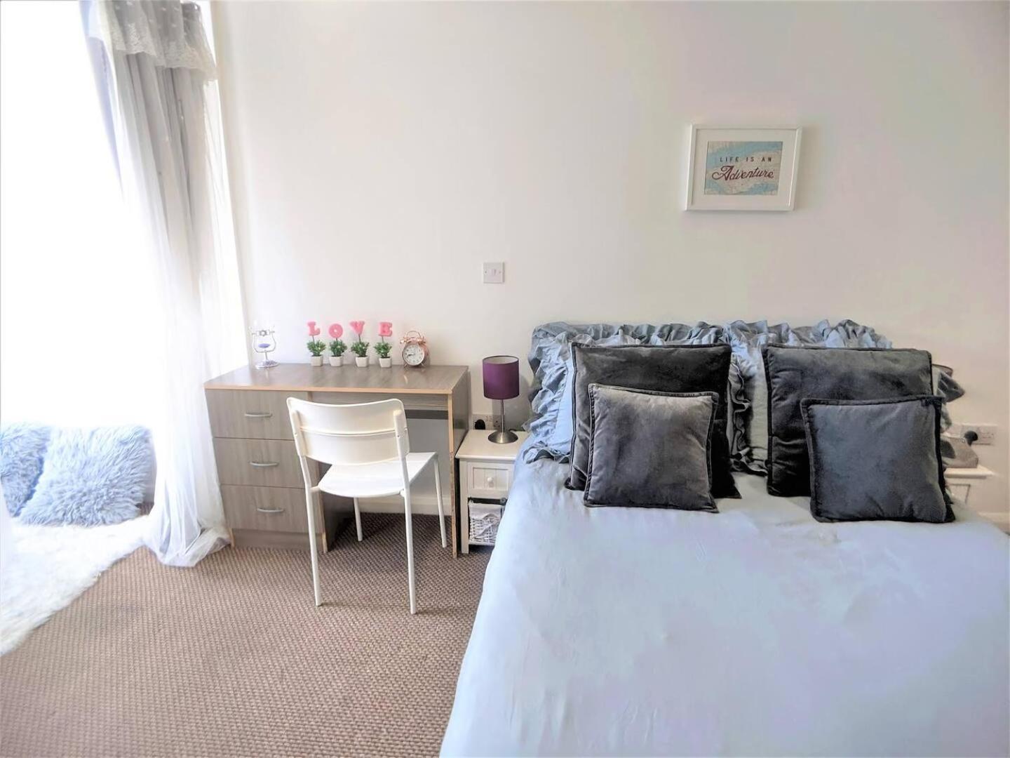 Lovely Guest Rooms In City Centre Liverpool Exterior photo