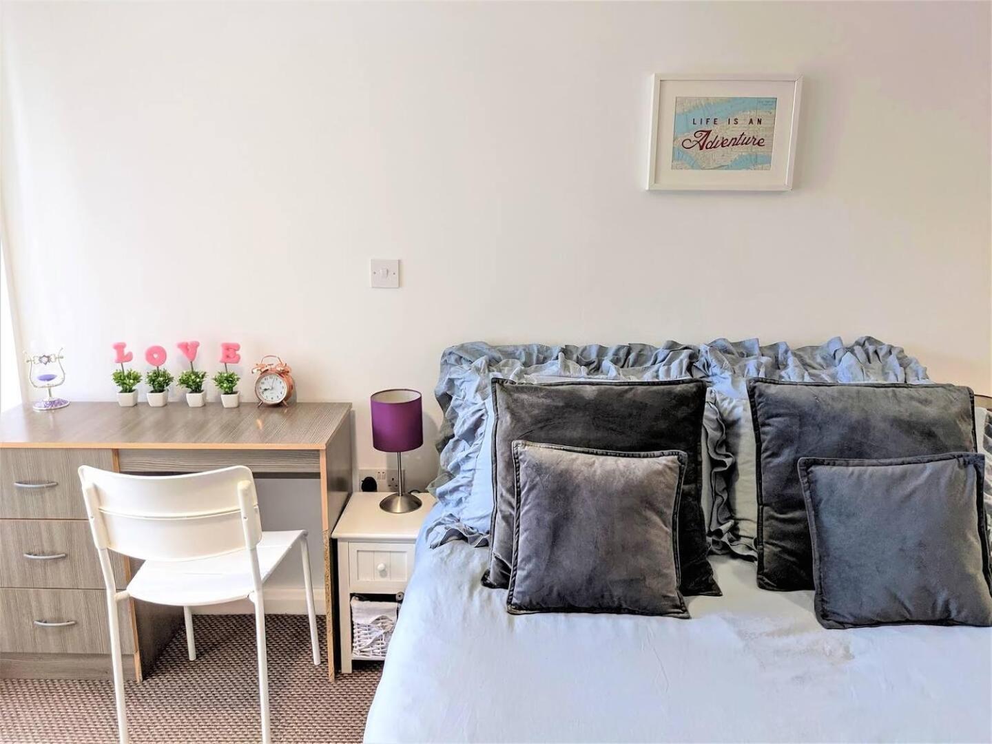 Lovely Guest Rooms In City Centre Liverpool Exterior photo